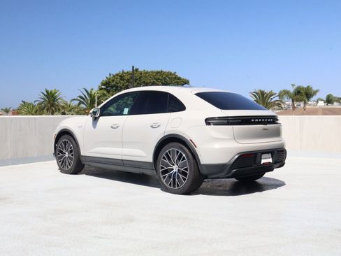New 2026 Porsche Macan Electric RWD image 3