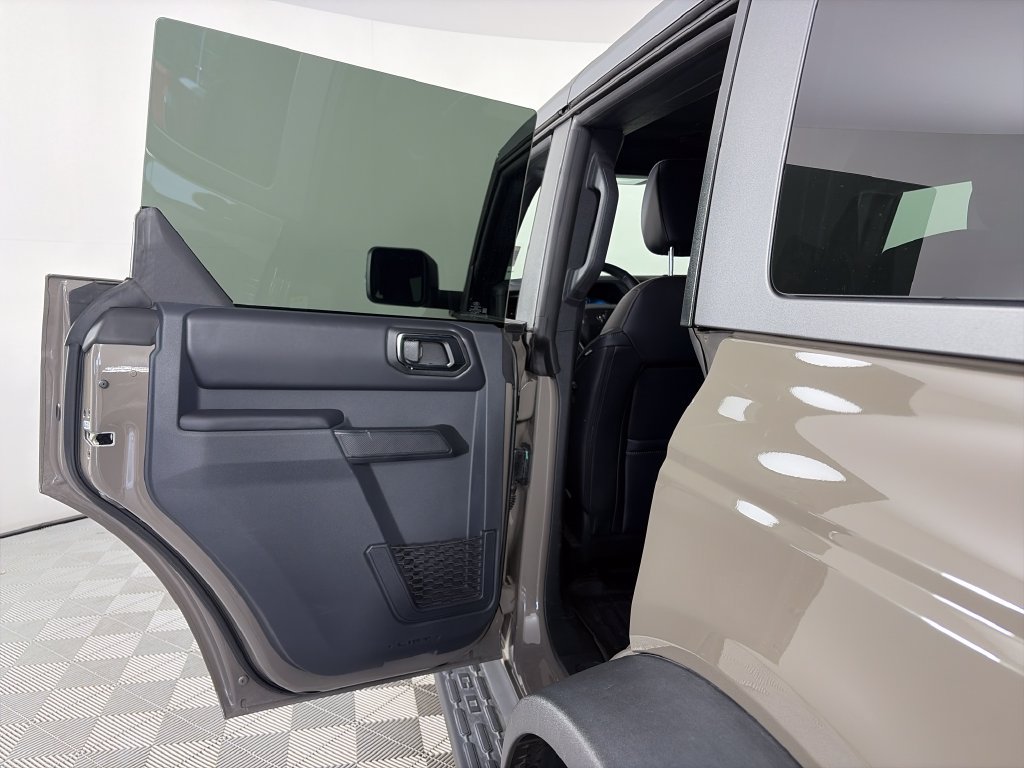 Certified 2025 Ford Bronco Outer Banks w/ Sasquatch Package AWD/4WD image 12
