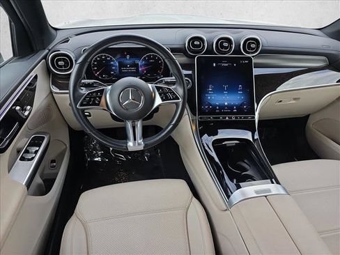 Used 2023 Mercedes-Benz GLC 300 image 16