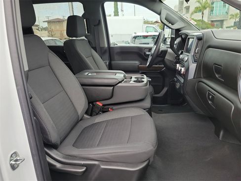 Used 2022 GMC Sierra 2500 SLE w/ SLE Value Package; image 18