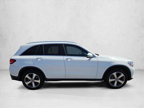 Used 2019 Mercedes-Benz GLC 300 image 4