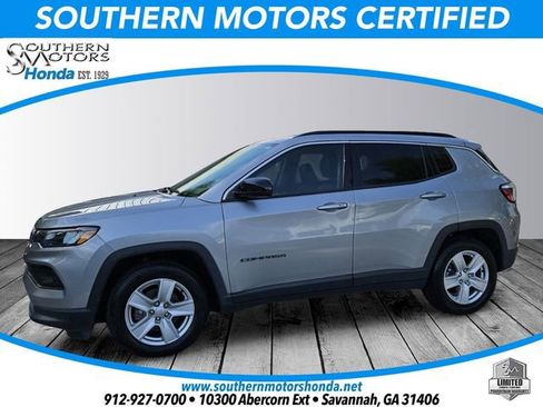 Used 2022 Jeep Compass Latitude FWD image 1