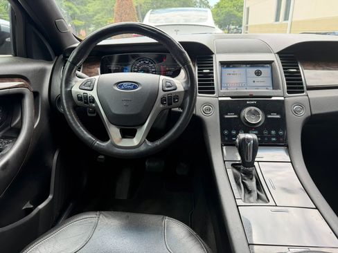 Used 2017 Ford Taurus Limited FWD image 22