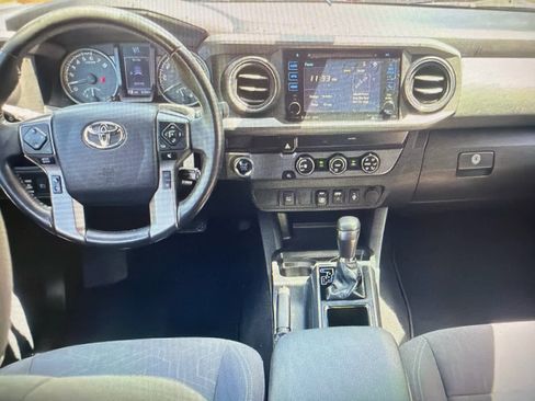 Used 2019 Toyota Tacoma TRD Sport RWD image 17