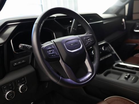 Used 2024 GMC Sierra 2500 Denali Ultimate image 19