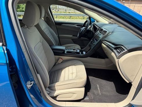 Used 2020 Ford Fusion SE FWD image 16