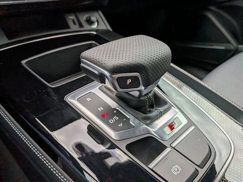Used 2025 Audi SQ5 Prestige image 12