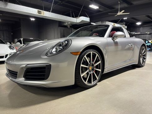 Used 2019 Porsche 911 Targa 4S AWD/4WD image 11
