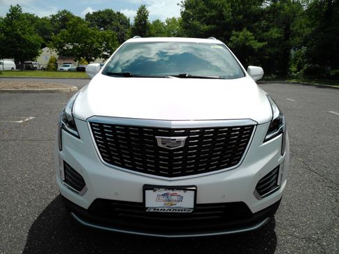 Certified 2024 Cadillac XT5 Premium Luxury AWD/4WD image 3