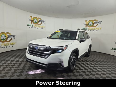 Used 2025 Subaru Forester Premium AWD/4WD image 3