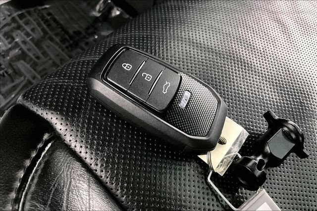 Used 2019 Lincoln MKC Reserve w/ MKC Climate Package FWD image 11