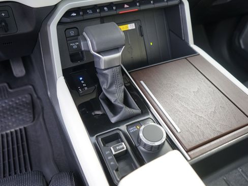 Used 2024 Toyota Sequoia Capstone image 25