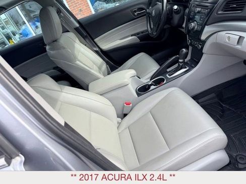 Used 2017 Acura ILX image 10