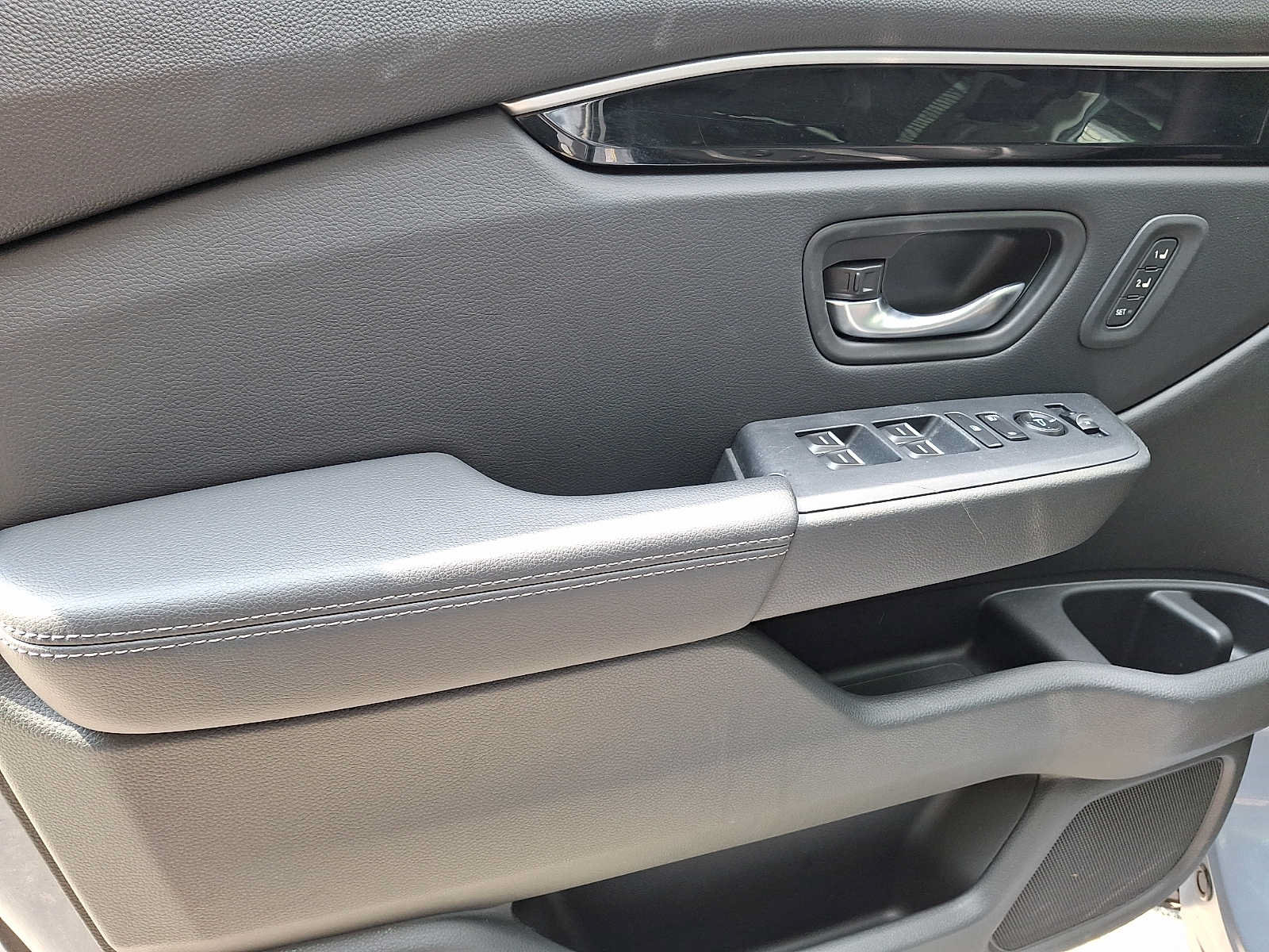 Used 2023 Honda Pilot Touring image 10