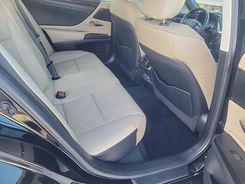 Used 2020 Lexus ES 350 Ultra Luxury image 12
