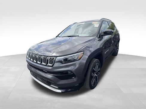 Used 2024 Jeep Compass Limited w/ Elite Group AWD/4WD image 5