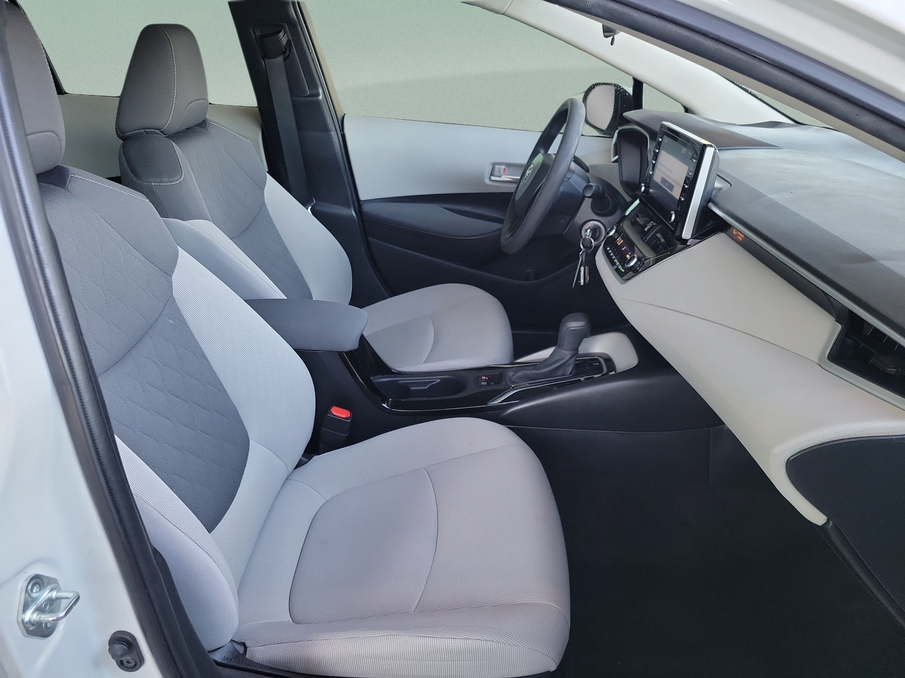 Used 2020 Toyota Corolla LE FWD image 26