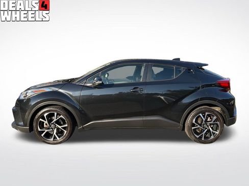 Used 2019 Toyota C-HR XLE FWD image 2