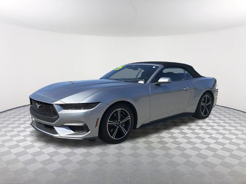 Used 2025 Ford Mustang Premium RWD image 3