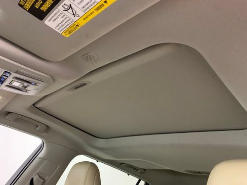 Used 2022 Toyota Highlander Limited FWD image 36