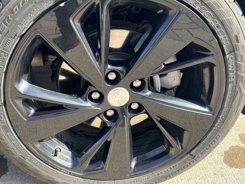 Used 2021 Buick Envision Essence w/ Sport Touring Package image 12