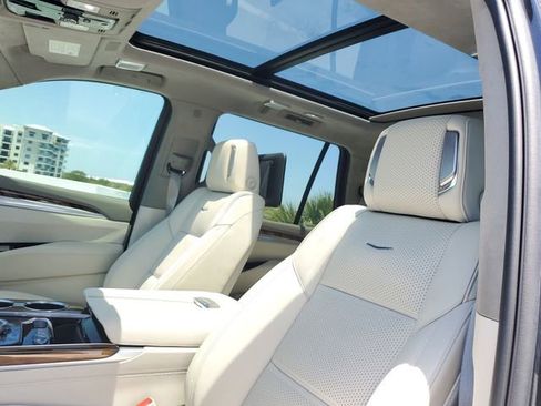 Certified 2025 Cadillac Escalade Sport Platinum w/ LPO, ONYX Package AWD/4WD image 20