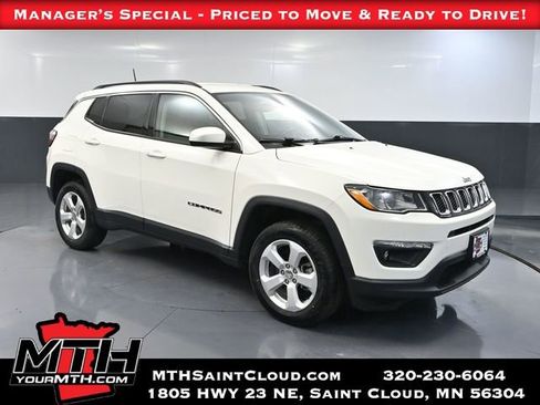 Used 2018 Jeep Compass Latitude w/ Cold Weather Group AWD/4WD image 1