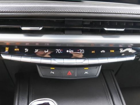 Used 2024 Cadillac XT4 Premium Luxury image 25