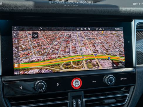 Used 2024 Porsche Macan image 37