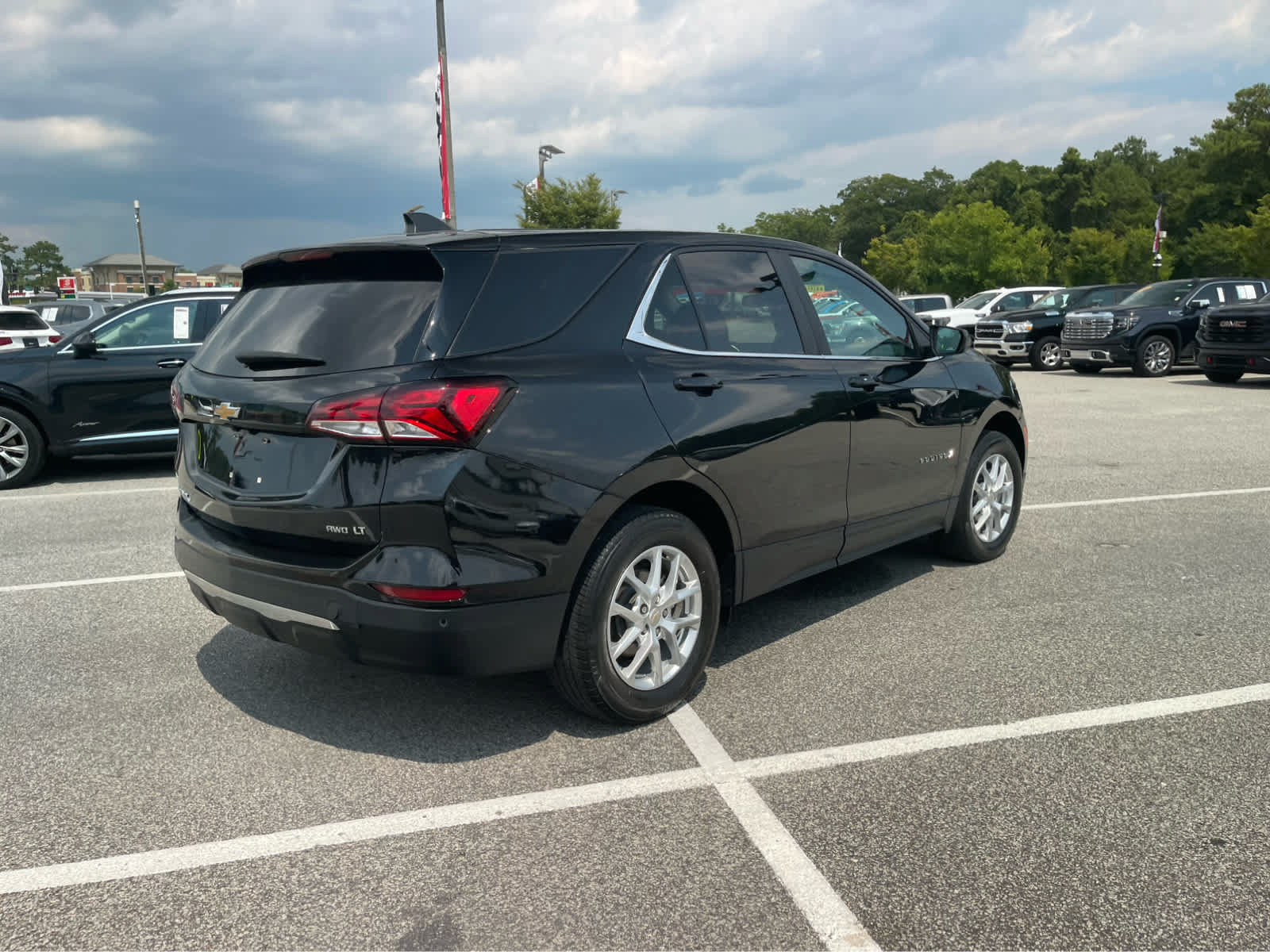 Used 2024 Chevrolet Equinox LT AWD/4WD image 5