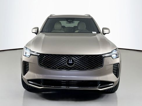 New 2026 Volvo XC90 B5 Core AWD/4WD image 2