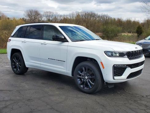 New 2026 Jeep Grand Cherokee Limited Reserve image 2