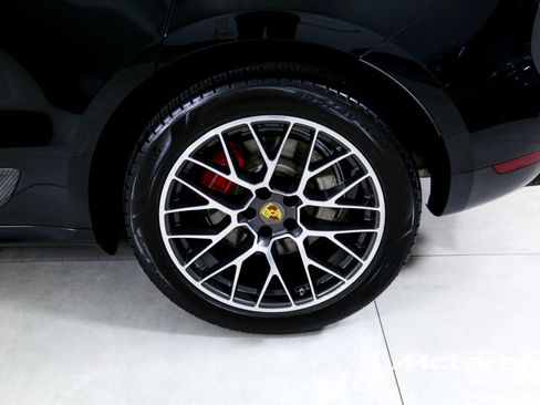 Used 2018 Porsche Macan Turbo AWD/4WD image 33