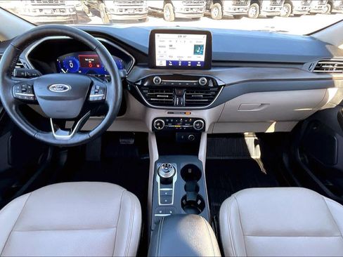 Used 2020 Ford Escape Titanium image 15