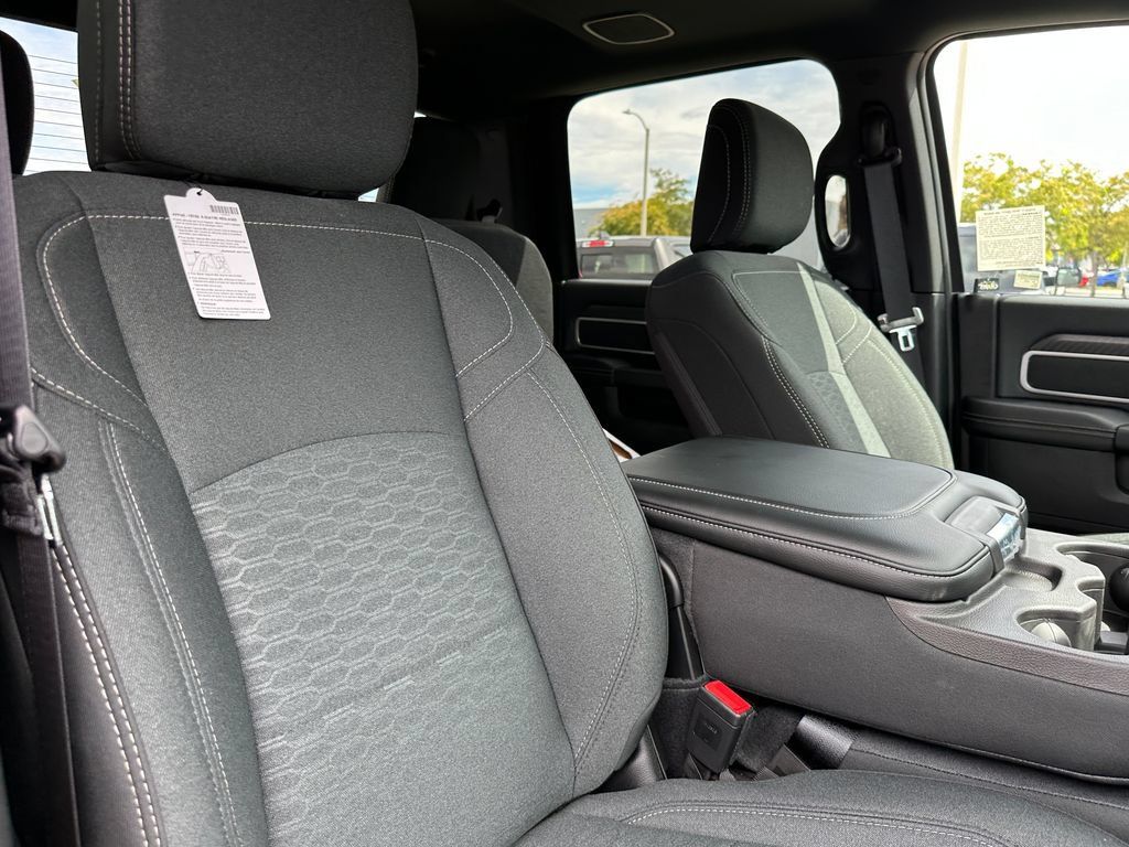 New 2026 RAM 2500 Big Horn AWD/4WD image 15