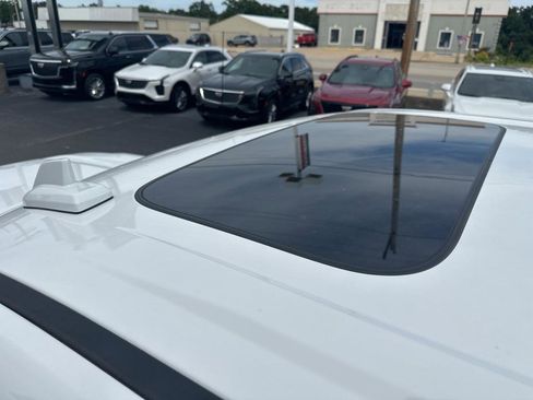 Used 2020 GMC Sierra 1500 AT4 w/ Off-Road Performance Package image 11