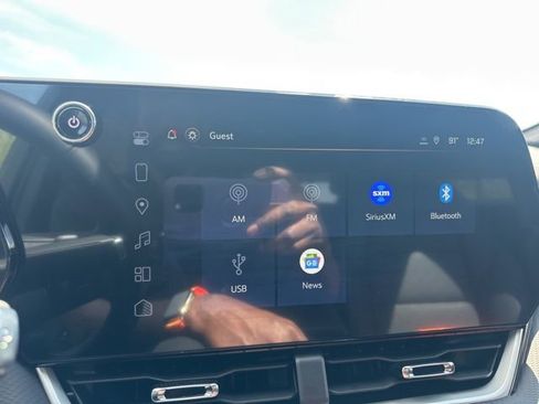 New 2026 Chevrolet Equinox LT w/ Convenience Package II image 24