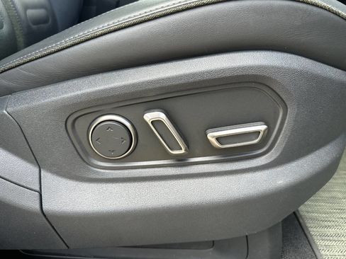 Used 2023 Rivian R1S Adventure AWD/4WD image 25