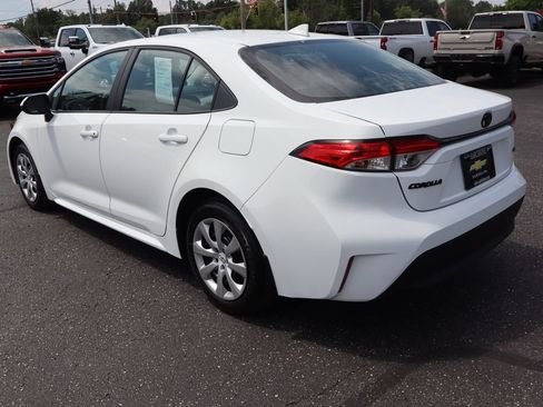 Used 2026 Toyota Corolla LE FWD image 3