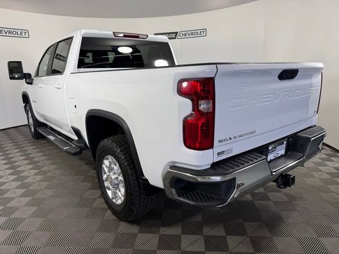 Used 2024 Chevrolet Silverado 2500 LT AWD/4WD image 4