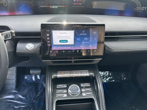 Used 2024 Lincoln Nautilus Premier w/ Jet Appearance Package image 15