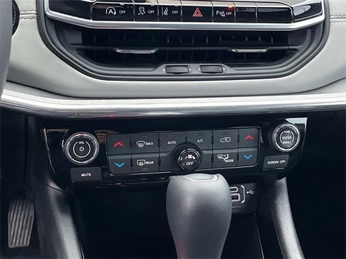 Used 2023 Jeep Compass Limited image 26