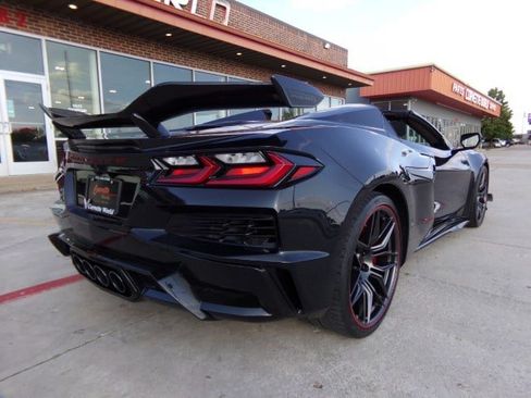 Used 2024 Chevrolet Corvette Z06 w/ Z07 Performance Package RWD image 6
