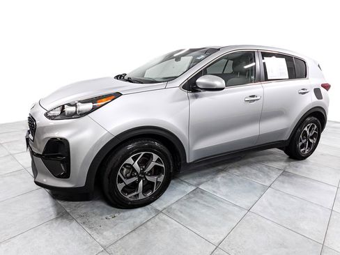 Used 2021 Kia Sportage LX FWD image 4