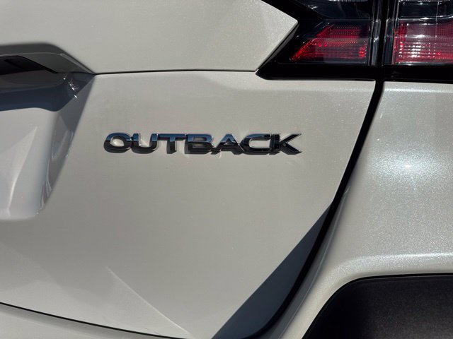 Used 2025 Subaru Outback Premium AWD/4WD image 13