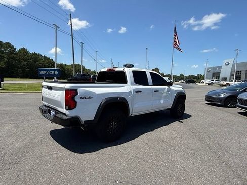 Used 2024 Chevrolet Colorado Trail Boss AWD/4WD image 6