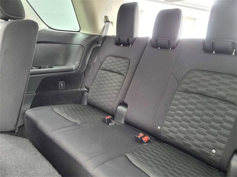 Used 2023 Nissan Pathfinder S image 22