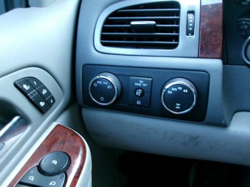 Used 2011 GMC Yukon SLT AWD/4WD image 16