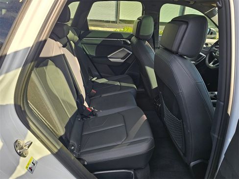 Used 2023 Audi Q3 2.0T Premium Plus w/ Premium Plus Package image 13