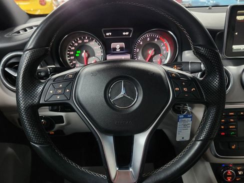 Used 2014 Mercedes-Benz CLA 250 4MATIC image 23